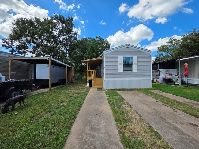 Building Photo - 2935 Calder Dr