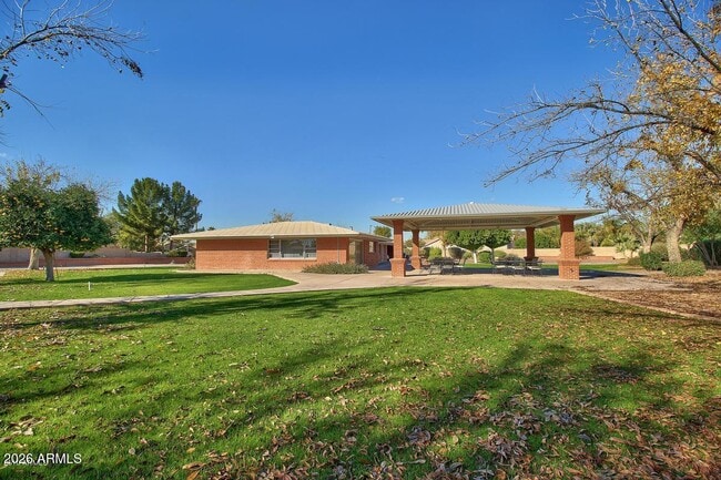 Building Photo - 375 S Buena Vista Ave
