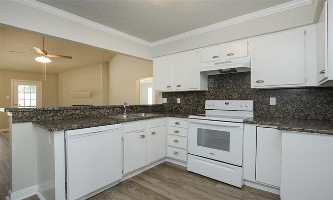Building Photo - 9426 Chartermoss Cir