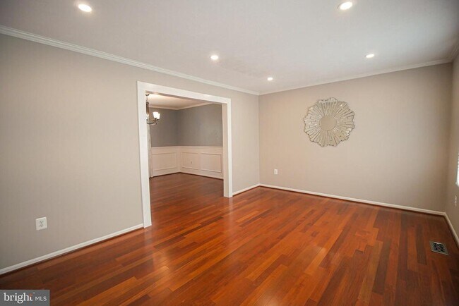 Building Photo - 13210 Nickleson Dr
