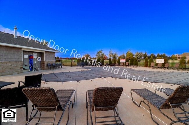Building Photo - Coming soon! 50% off first months rent** W...