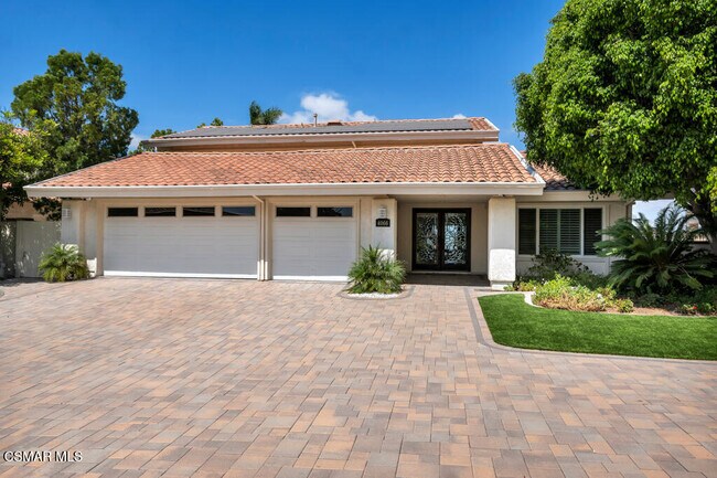 Building Photo - 4066 Calle Del Sol