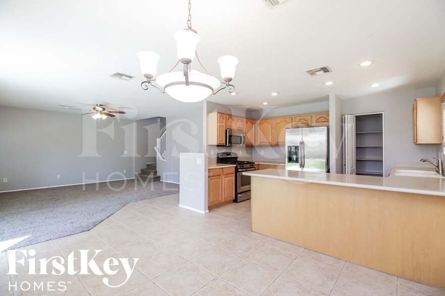 Building Photo - 375 W Jersey Way