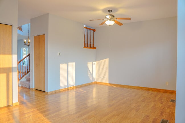Building Photo - 2208 Rebecca Cir