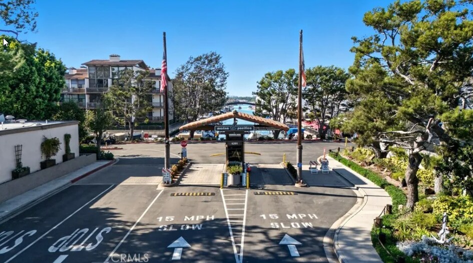 Primary Photo - 9125 Marina Pacifica Dr N