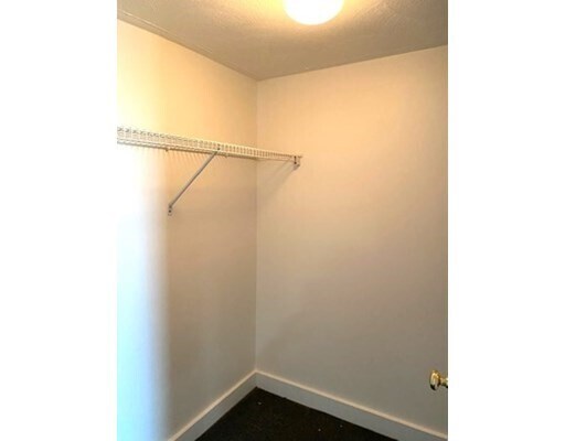 Building Photo - 44 Bridge St