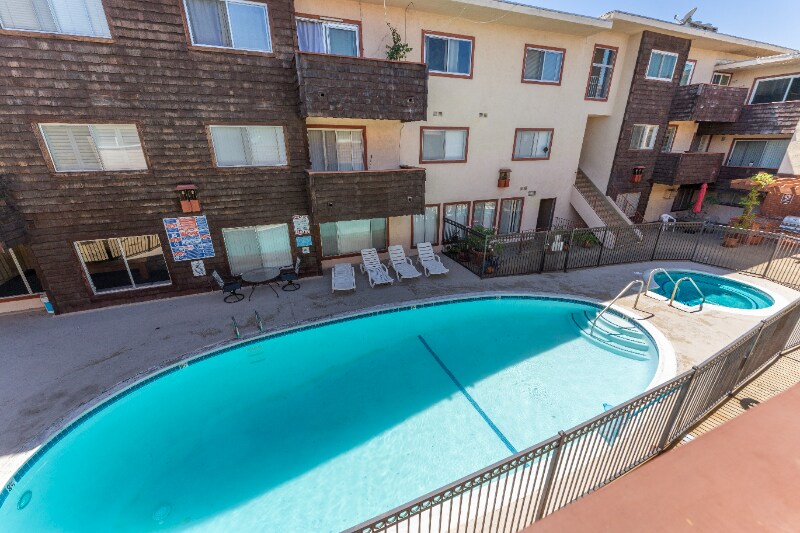 Building Photo - 5414 Newcastle Ave