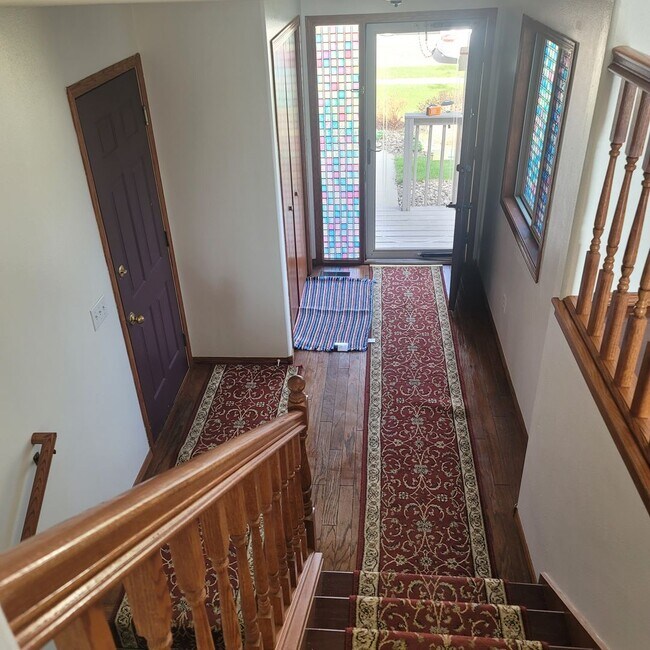Building Photo - 3 bedroom, 2 bath, single family home.