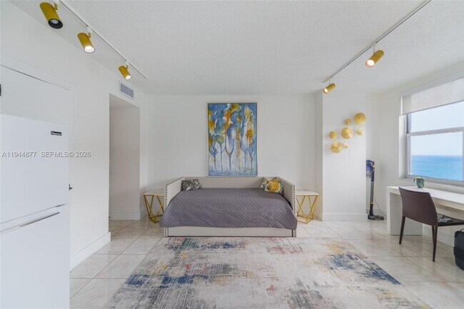 Building Photo - 1950 S Ocean Dr