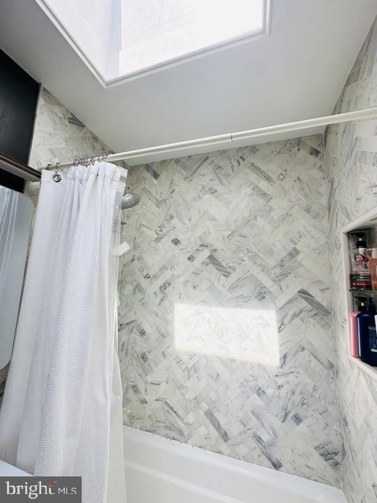 Building Photo - 1911 D St NE