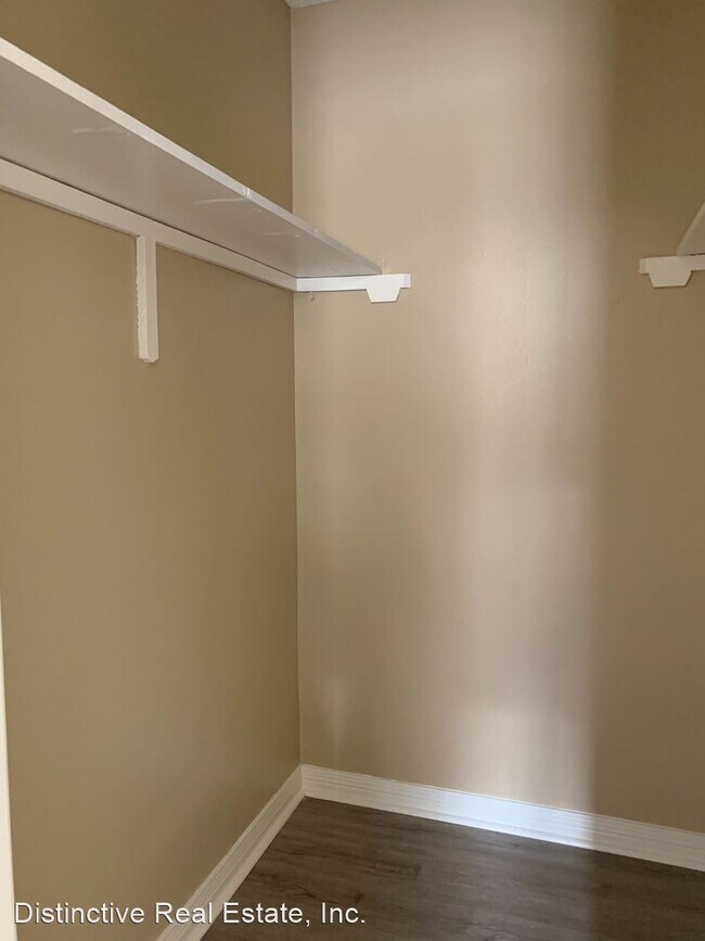 Building Photo - 3 br, 1.5 bath House - 104 Parkway North