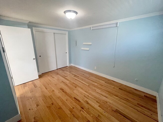 Building Photo - Wallingford 2-Bed Condo with Garage!