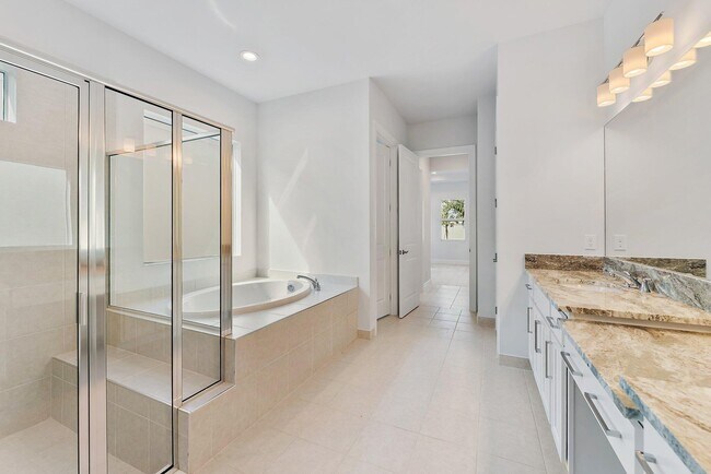 Building Photo - 12680 Nautilus Cir