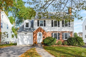 Building Photo - The Grennan Designer