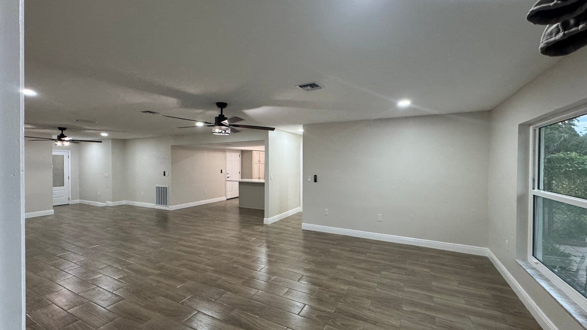 Building Photo - 7409 Lake Forest Cir