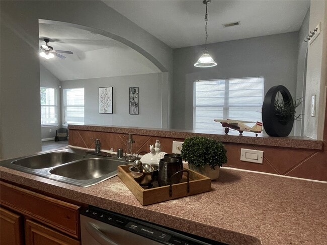 Building Photo - 811 Forest Hillside Ln