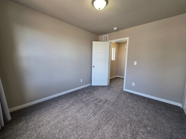 Building Photo - 9216 Timberlake Loop