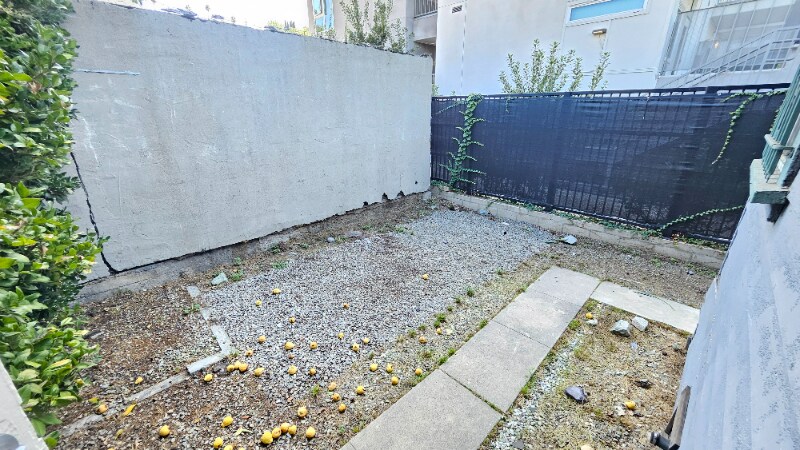 Building Photo - 1414 Logan St