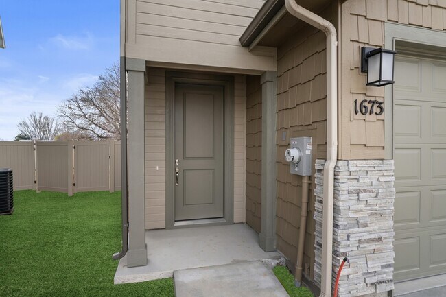 Building Photo - 1673 N Solterra Ln