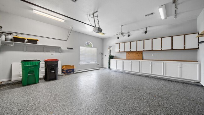 Building Photo - 118 Hillsborough Dr W