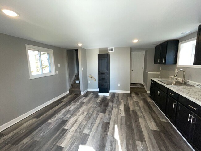 Building Photo - 4 Copperfield Ave