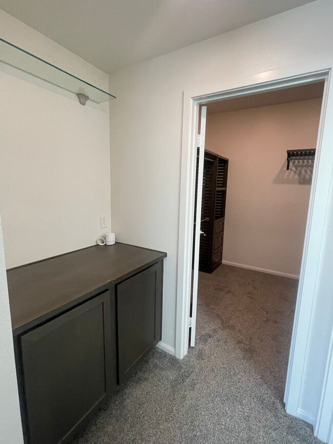 Building Photo - Upgraded & Spacious 4 Bedroom, 3.5 Bathroom Home