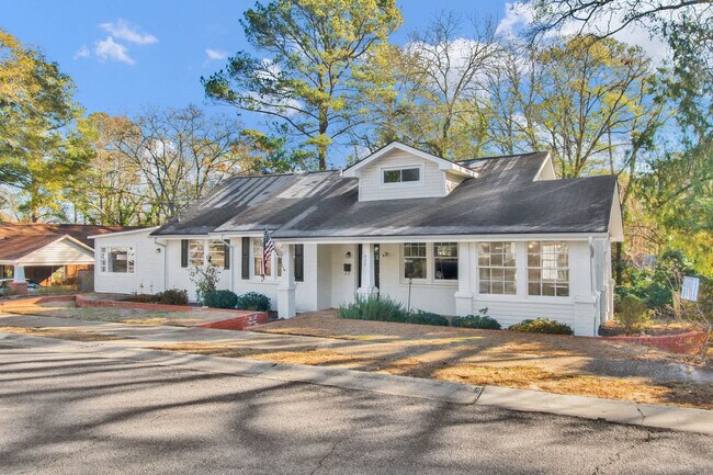 Building Photo - 424 Pearl St