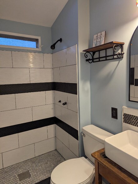 Building Photo - 4450 Pine Island Rd