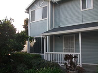 Building Photo - 3 Bedroom Townhouse in East San Jose