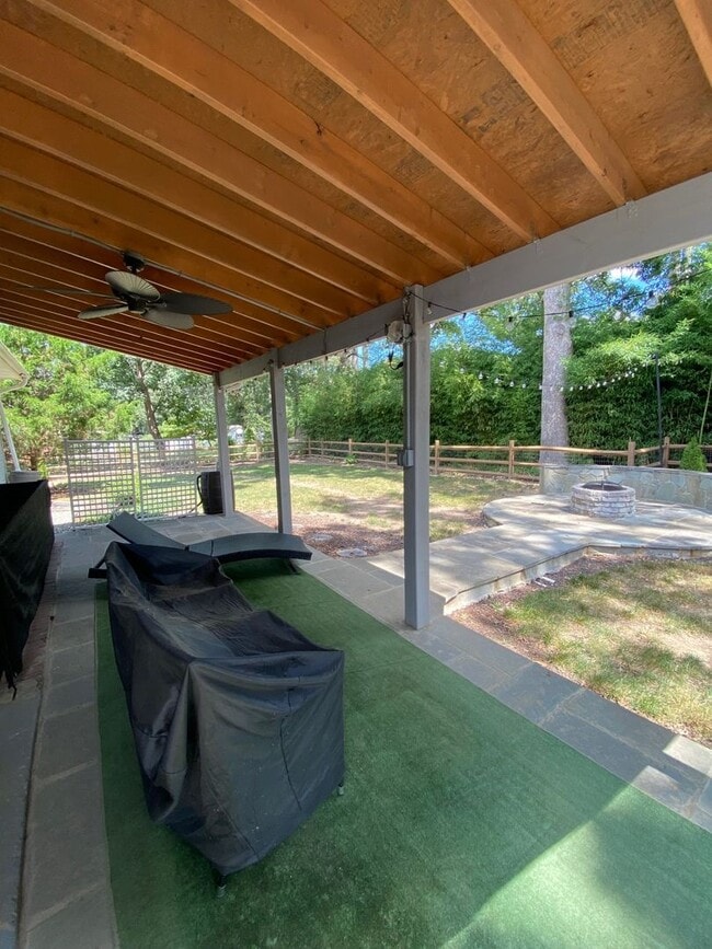 Building Photo - Charming Ranch-Style Home with Finished Ba...