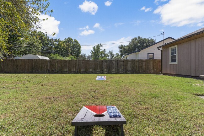 Building Photo - 4911 S Cincinnati Ave