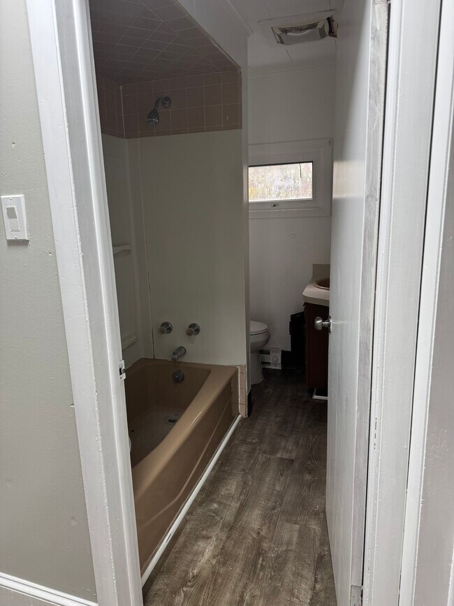 Building Photo - 92 Lockhart St