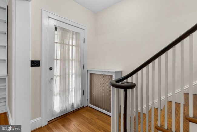 Building Photo - 3247 38th St NW