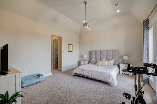 Building Photo - 6205 Seville Dr