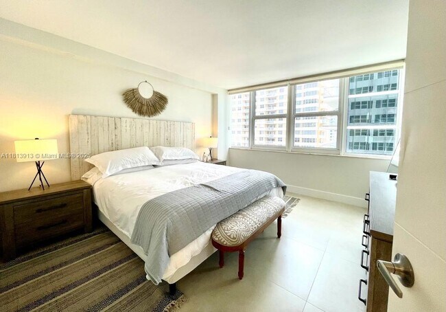 Building Photo - 2030 S Ocean Dr