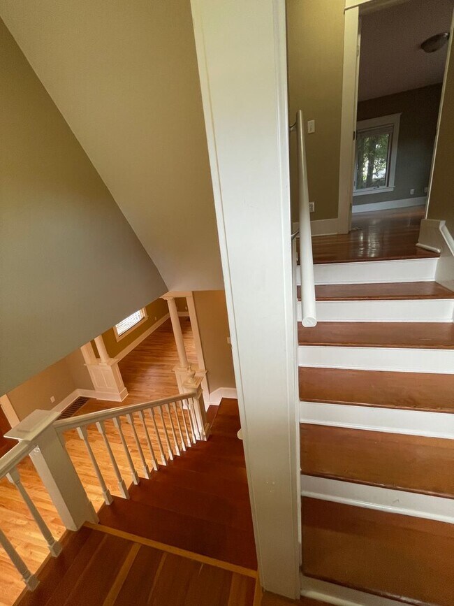 Building Photo - Amazing home On NE Flanders