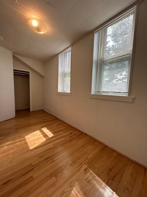 Building Photo - 1229 Leon Pl
