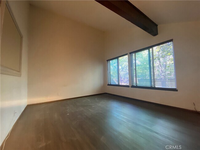Building Photo - 27721 Peninsula Dr