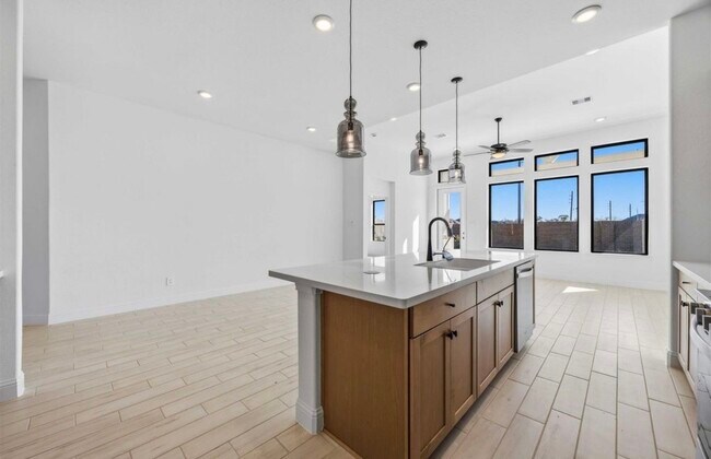 Building Photo - 10326 Water Harbor Dr