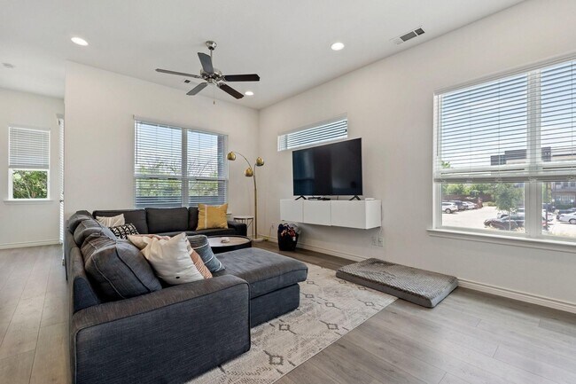 Building Photo - 2830 Addison Park Ln