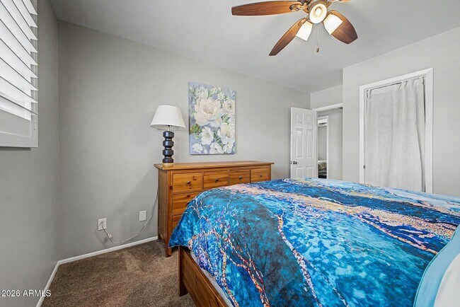 Building Photo - 408 E La Jolla Dr