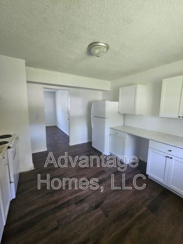 Building Photo - 746 N 70th St