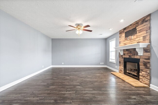 Building Photo - 3755 Windmill Dr