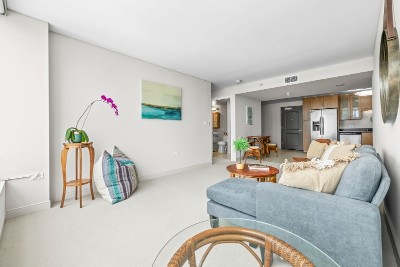 Building Photo - 1009 Kapiolani Blvd