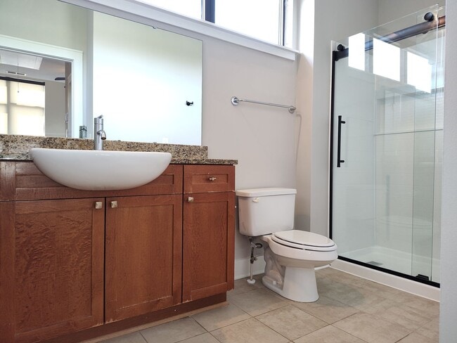 Building Photo - Modern townhome located in the M Complex c...