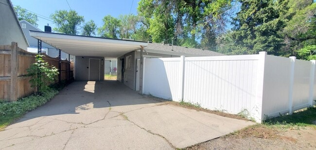Primary Photo - 509 Burlington Ave