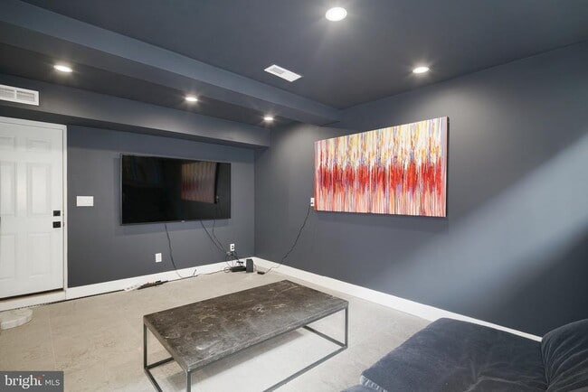 Building Photo - 1126 Lombard St