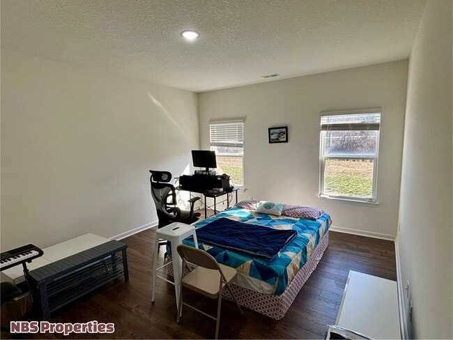 Building Photo - 12020 Spearmint Ln