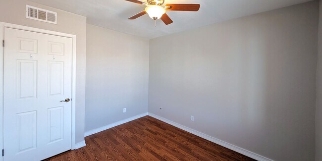 Building Photo - 2431 W Plata Ave