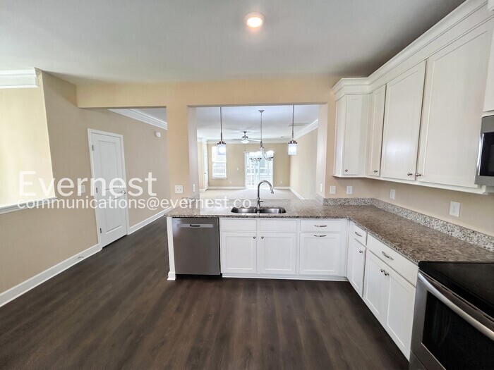 Building Photo - 351 Kara Ln